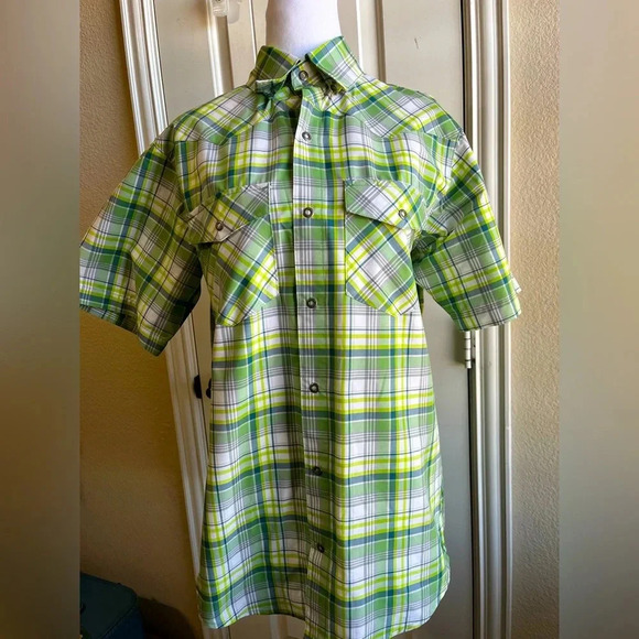 Magellan Outdoors Other - Magellan loose fit Magwick button up for men